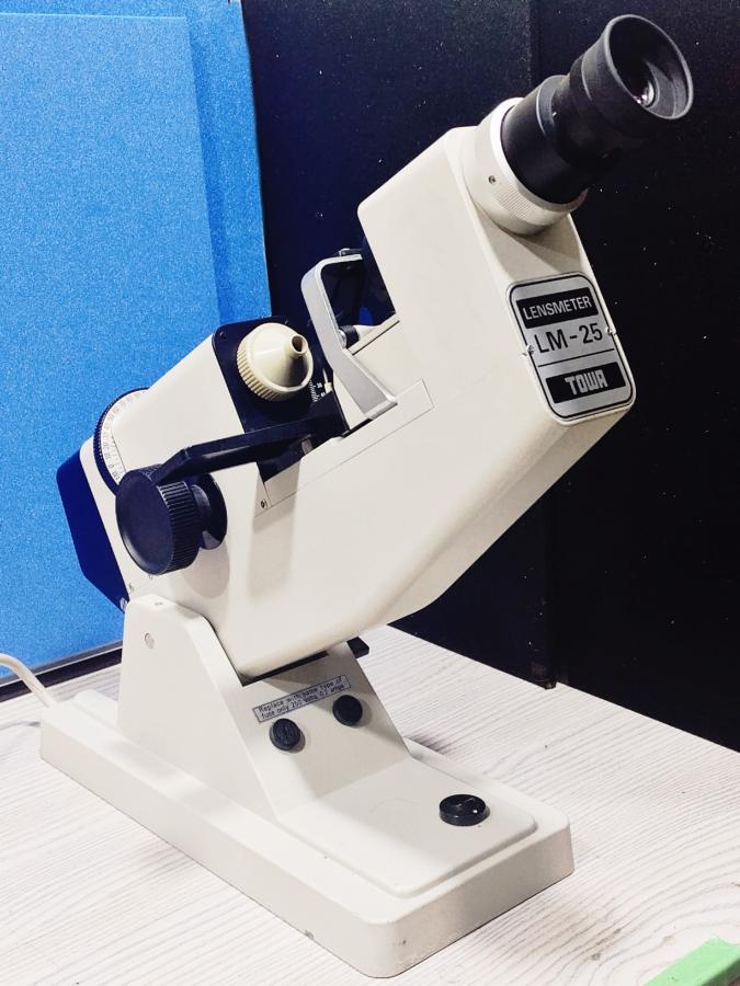 LM-25 used manual lensmeter imported from Japan available at best possible price